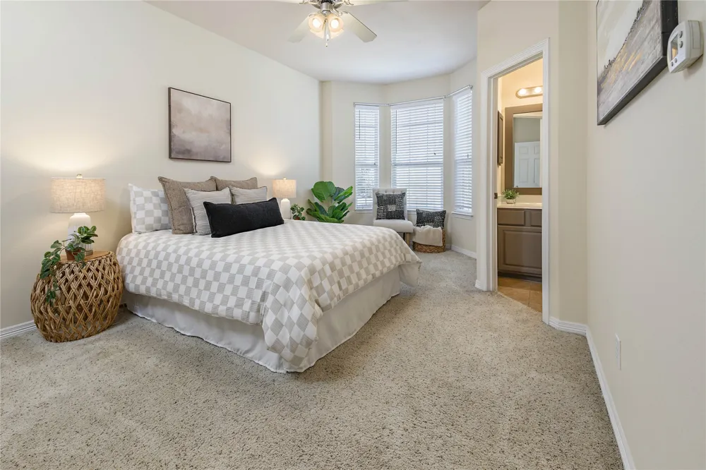 305 Holleman Drive E #102 College Station, TX 77840