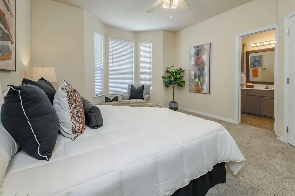 305 Holleman Drive E #102 College Station, TX 77840