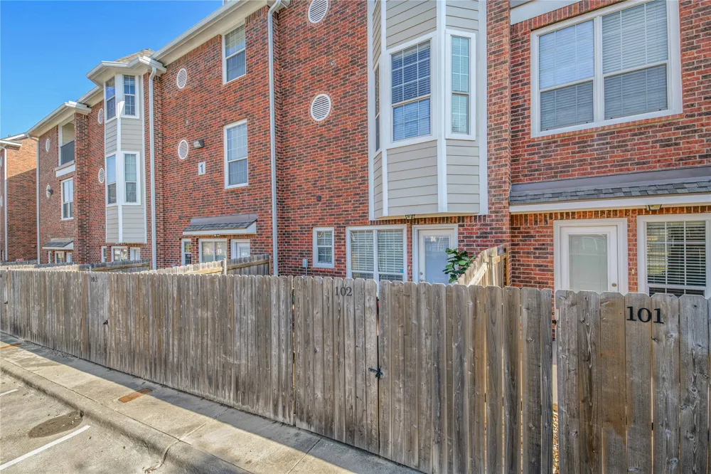 305 Holleman Drive E #102 College Station, TX 77840