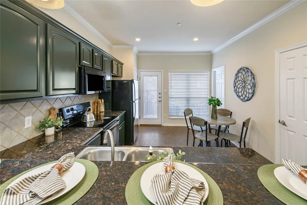 305 Holleman Drive E #102 College Station, TX 77840