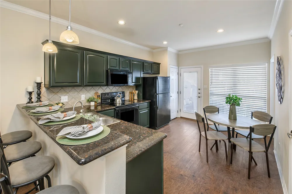 305 Holleman Drive E #102 College Station, TX 77840