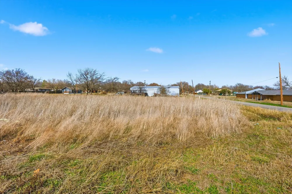 202 Pine Street Whitewright, TX 75491