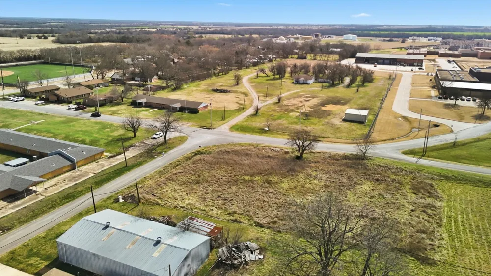 202 Pine Street Whitewright, TX 75491