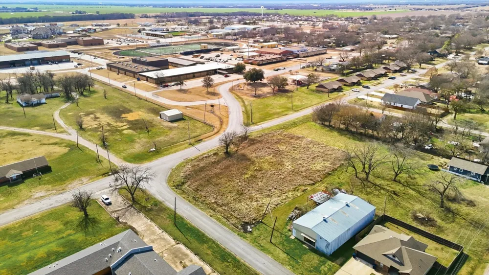 202 Pine Street Whitewright, TX 75491