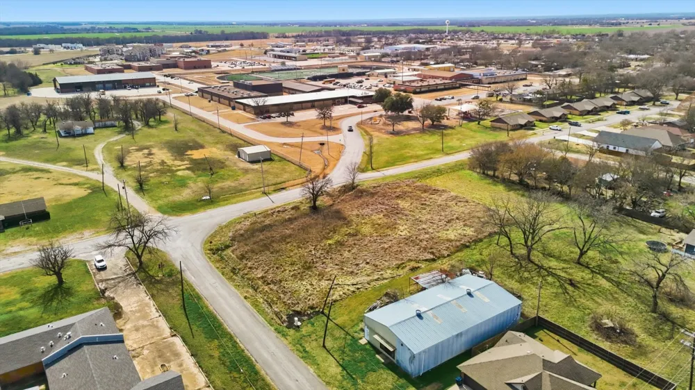 202 Pine Street Whitewright, TX 75491