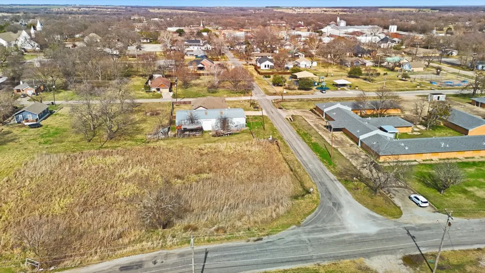 202 Pine Street Whitewright, TX 75491