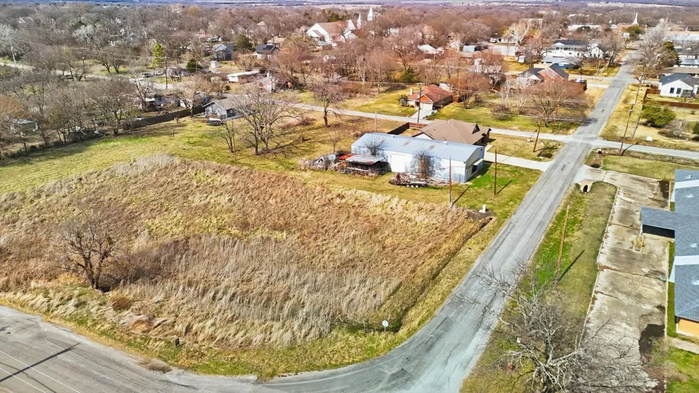 202 Pine Street Whitewright, TX 75491