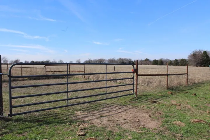 2488 Rs County Road 1525 Point, TX 75472