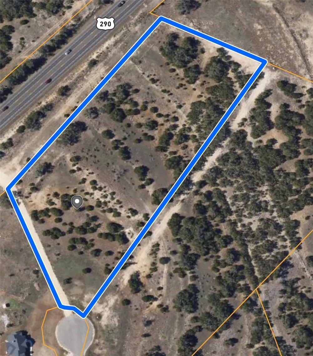 7 W Flying Owl Dr Johnson City, TX 78636