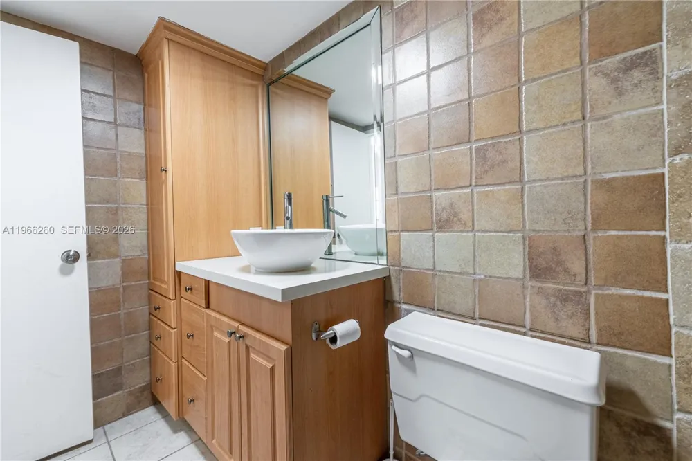 3180 S Ocean Dr #718 Hallandale Beach, FL 33009