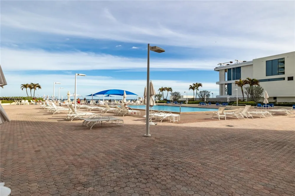 3180 S Ocean Dr #718 Hallandale Beach, FL 33009