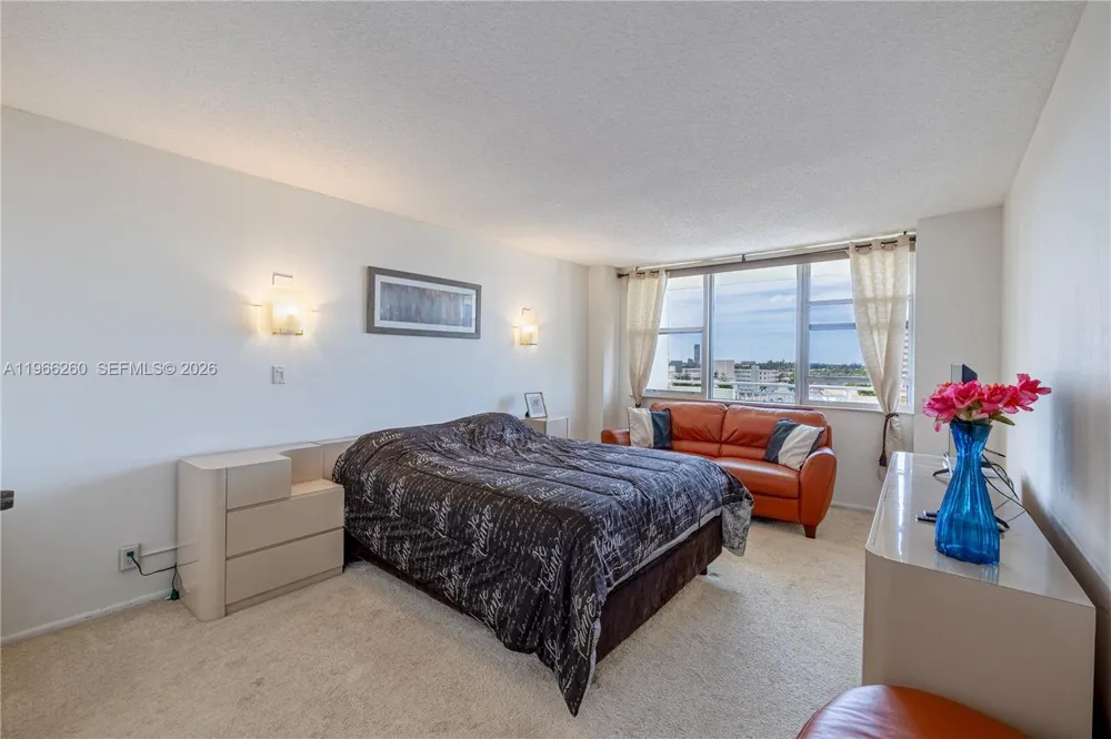 3180 S Ocean Dr #718 Hallandale Beach, FL 33009