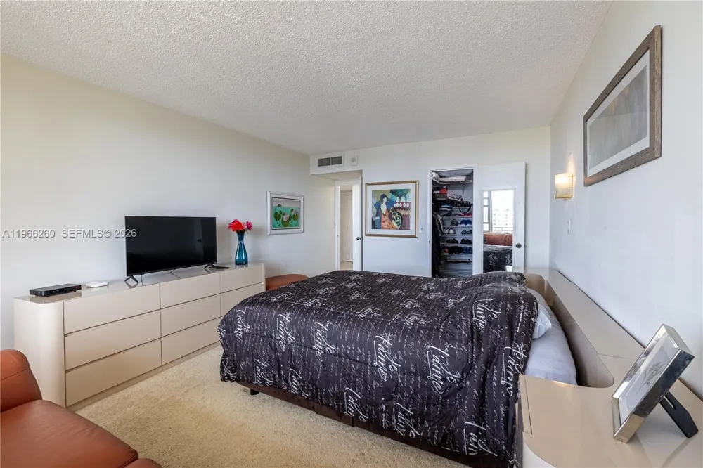 3180 S Ocean Dr #718 Hallandale Beach, FL 33009