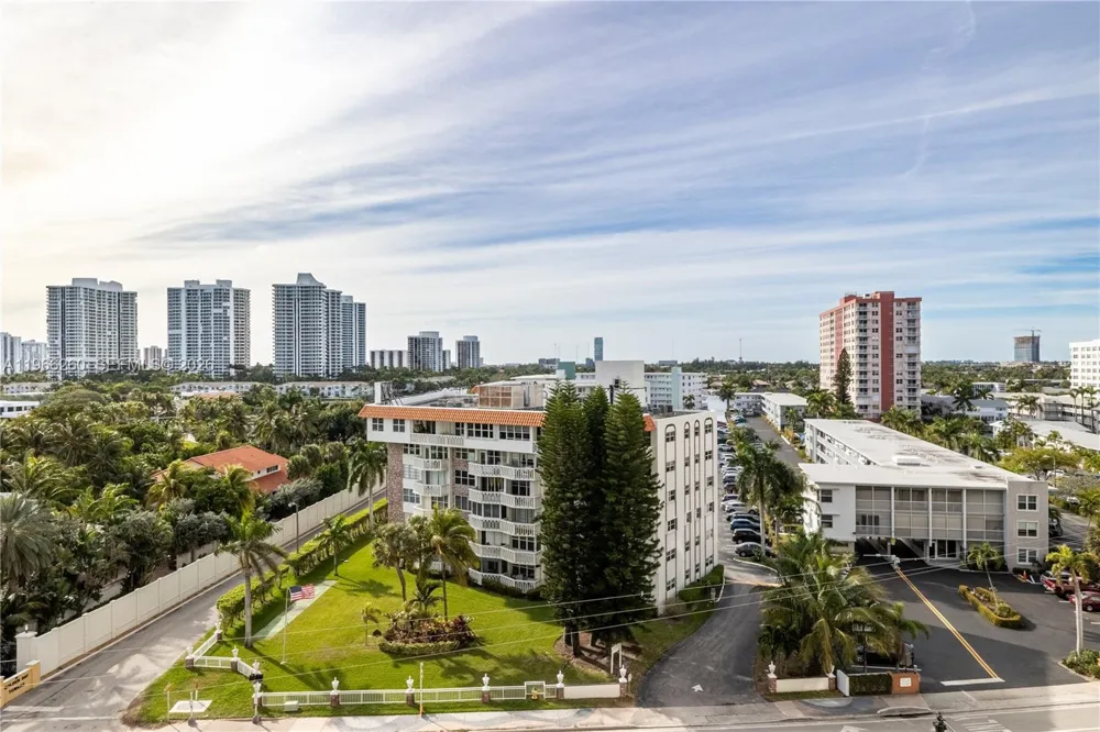 3180 S Ocean Dr #718 Hallandale Beach, FL 33009