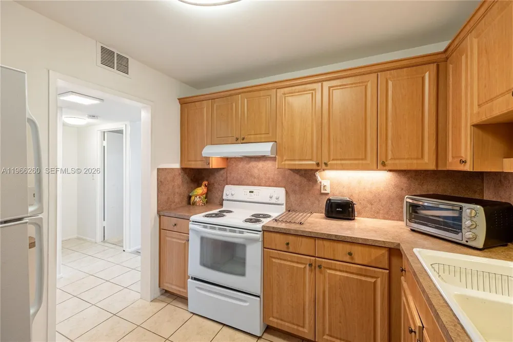 3180 S Ocean Dr #718 Hallandale Beach, FL 33009