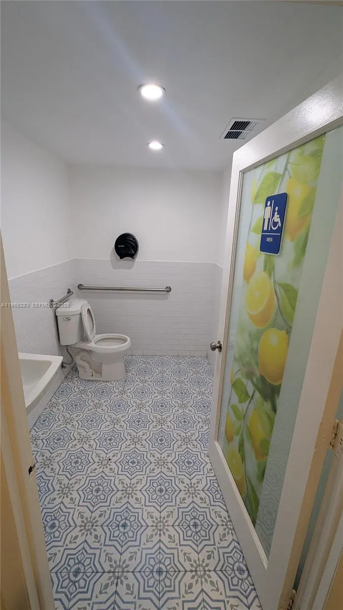1020 71st St #R-106 Miami Beach, FL 33141