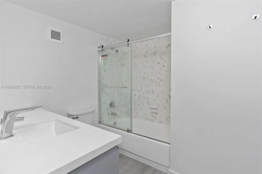 1200 West Ave #521 Miami Beach, FL 33139