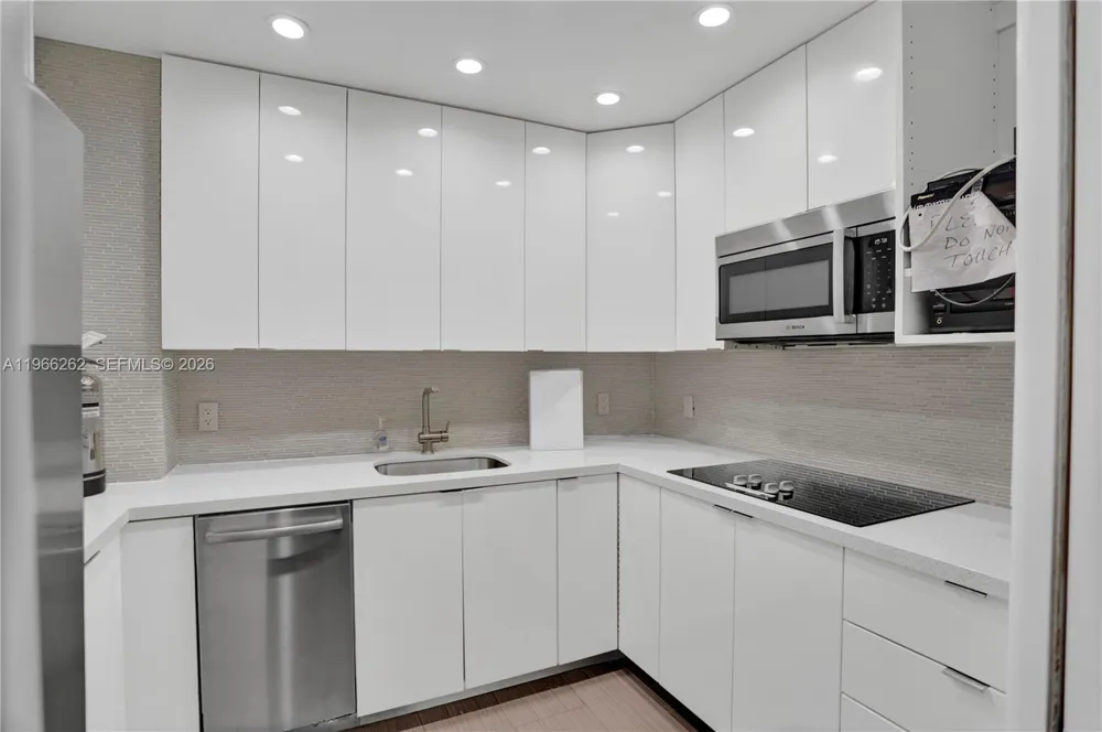 1200 West Ave #521 Miami Beach, FL 33139