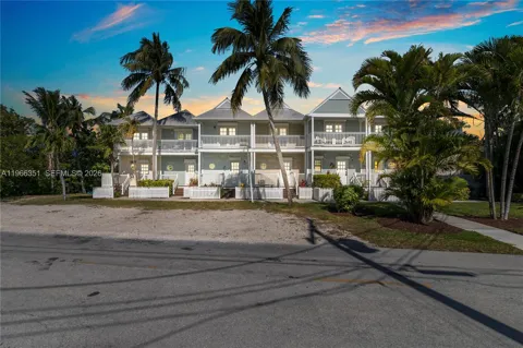 5101 Sunset Village Dr