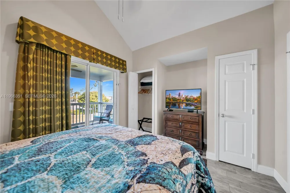 5101 Sunset Village Dr Duck, FL 33050