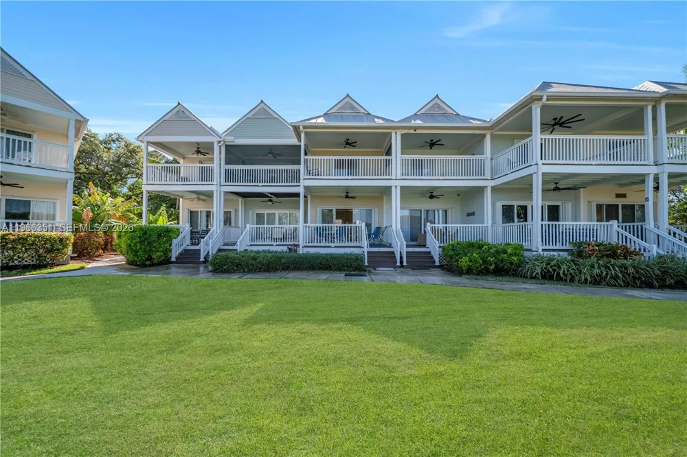 5101 Sunset Village Dr Duck, FL 33050