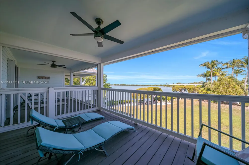 5101 Sunset Village Dr Duck, FL 33050