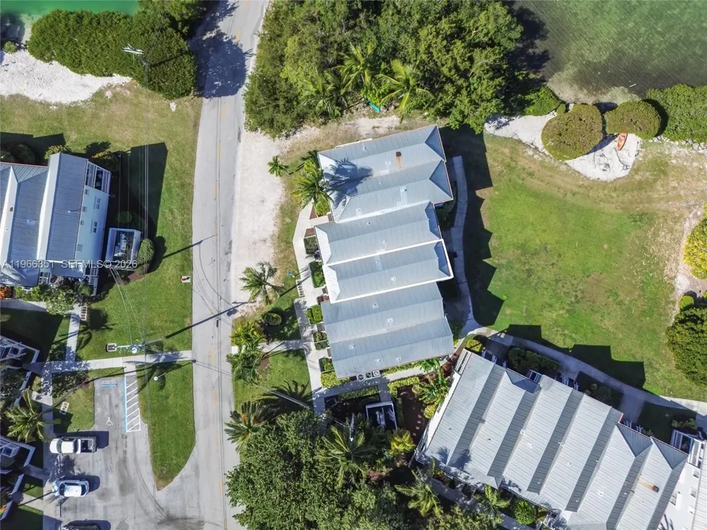 5101 Sunset Village Dr Duck, FL 33050