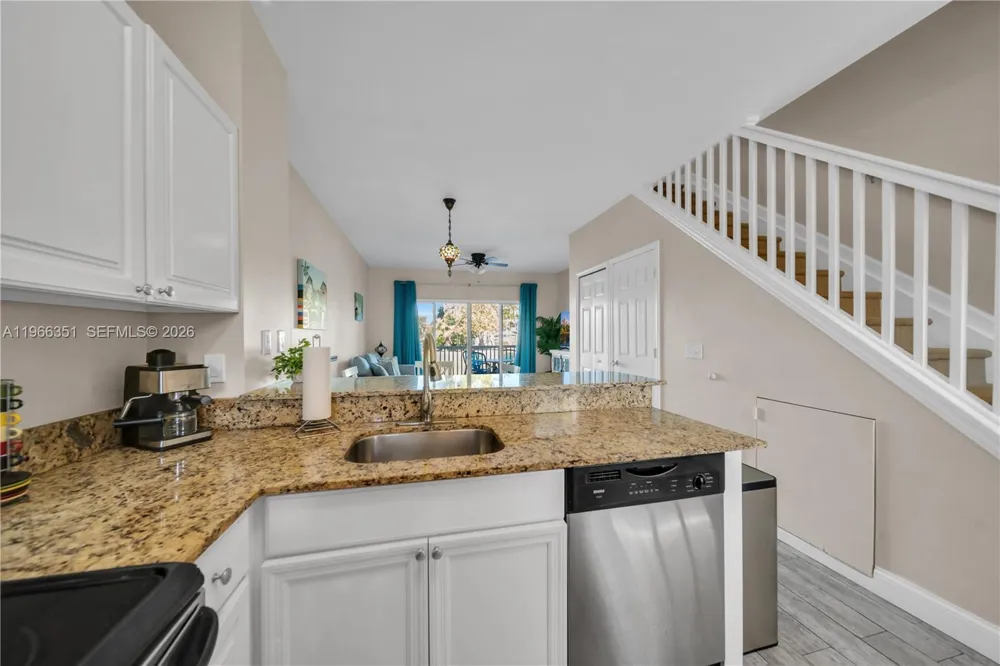 5101 Sunset Village Dr Duck, FL 33050