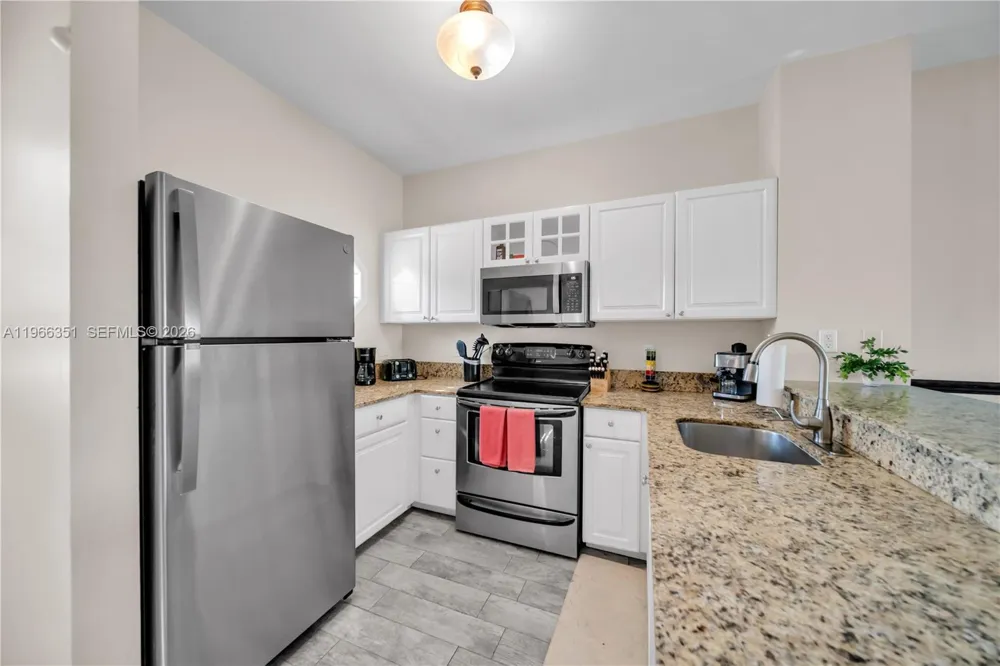 5101 Sunset Village Dr Duck, FL 33050