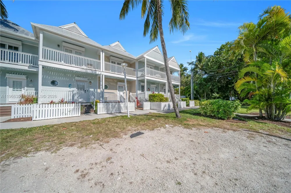 5101 Sunset Village Dr Duck, FL 33050
