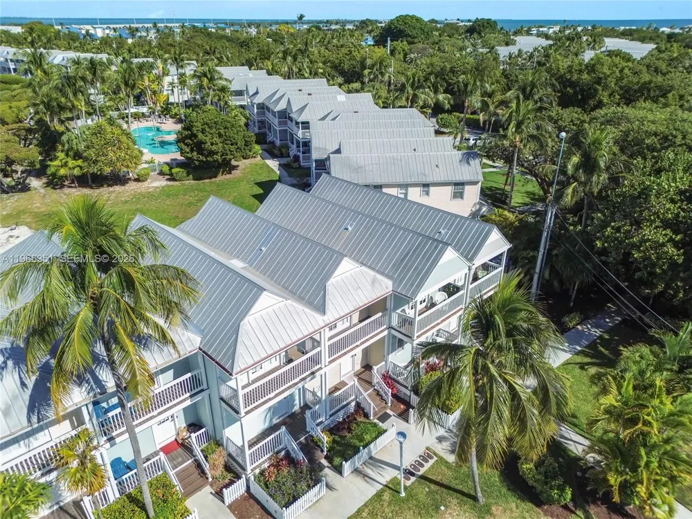 5101 Sunset Village Dr Duck, FL 33050