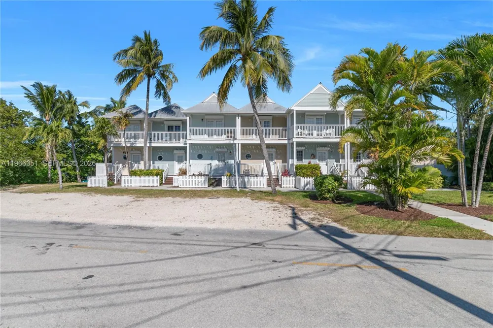 5101 Sunset Village Dr Duck, FL 33050