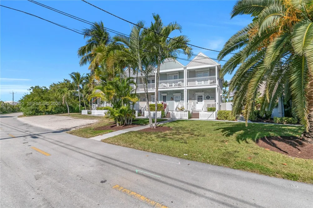 5101 Sunset Village Dr Duck, FL 33050