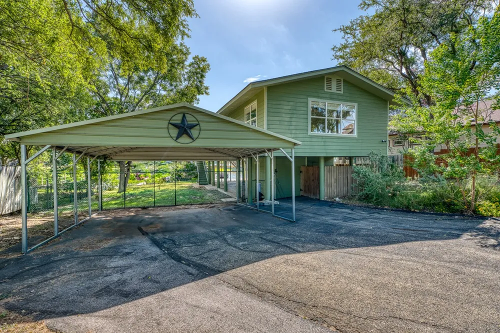 207 Princess Terrace Sunrise Beach, TX 78643