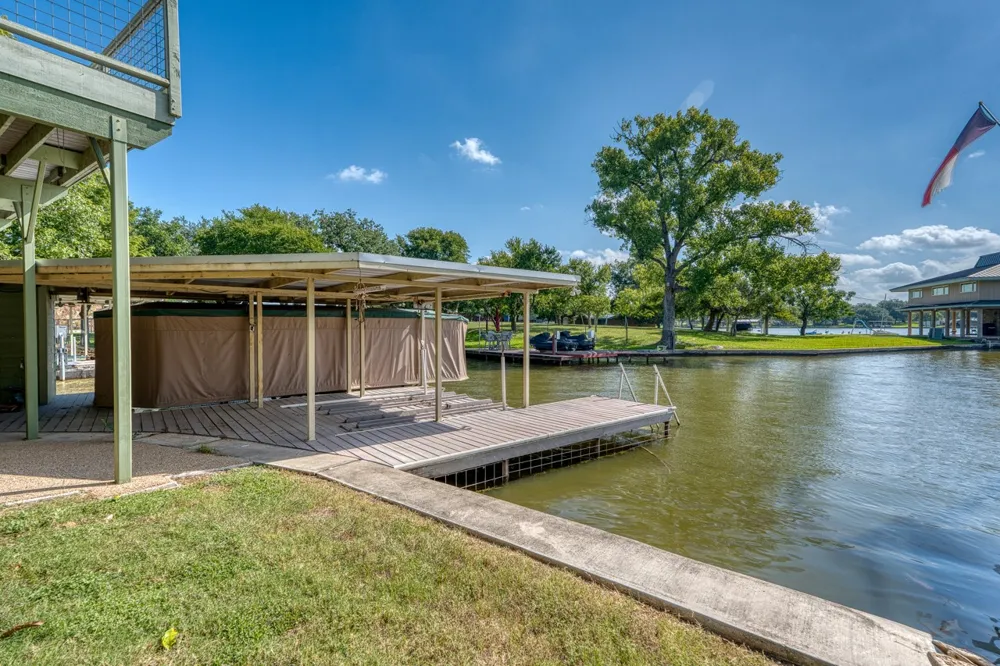 207 Princess Terrace Sunrise Beach, TX 78643