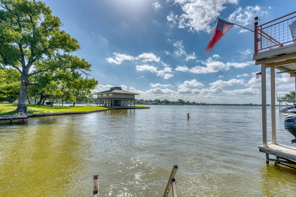 207 Princess Terrace Sunrise Beach, TX 78643