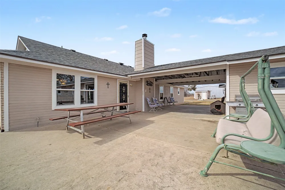 1050 County Road 141 Georgetown, TX 78626