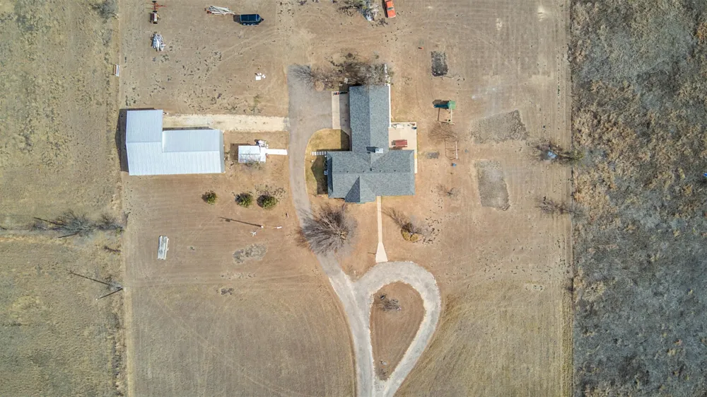 1050 County Road 141 Georgetown, TX 78626