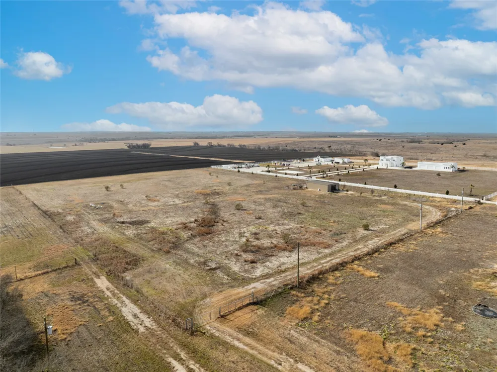 824 County Road 451 Coupland, TX 78615