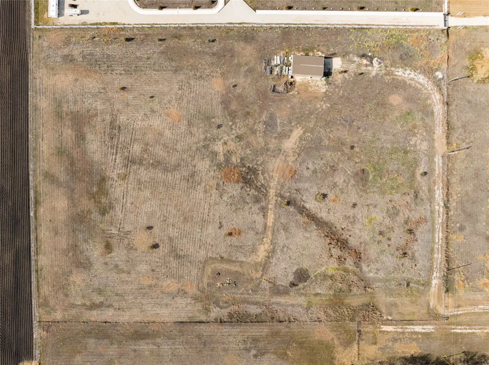 824 County Road 451 Coupland, TX 78615