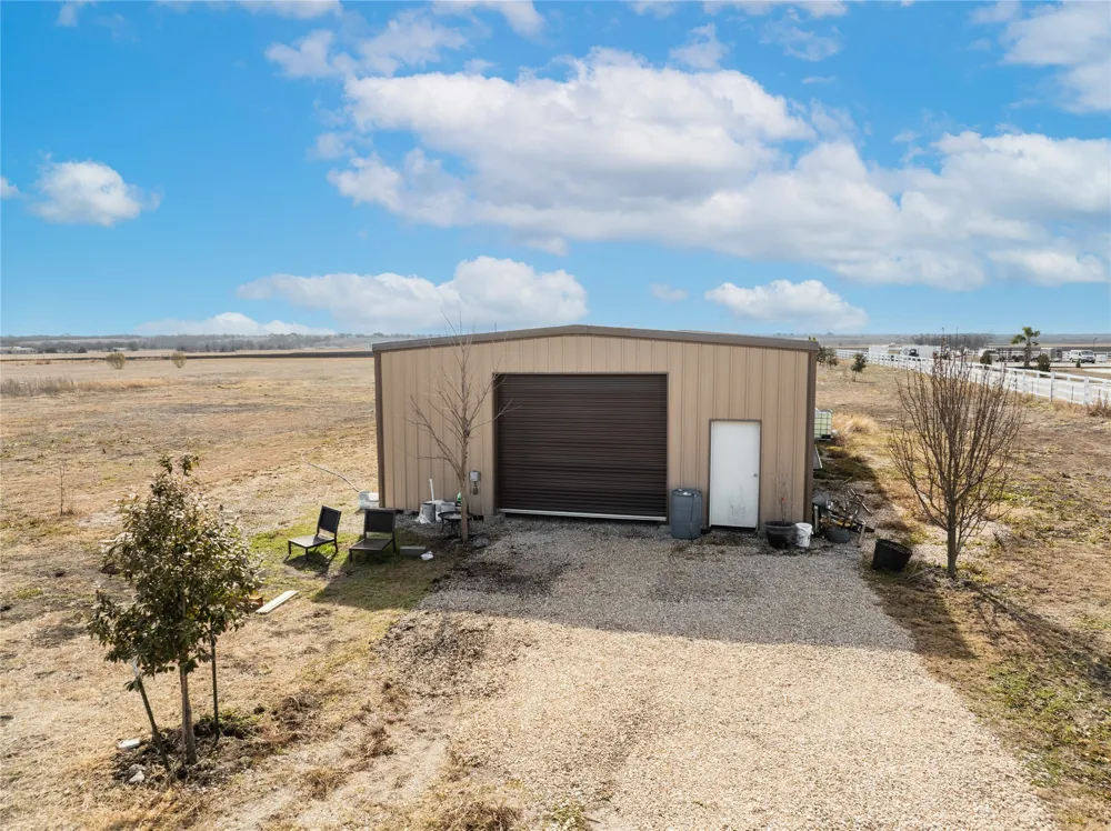 824 County Road 451 Coupland, TX 78615