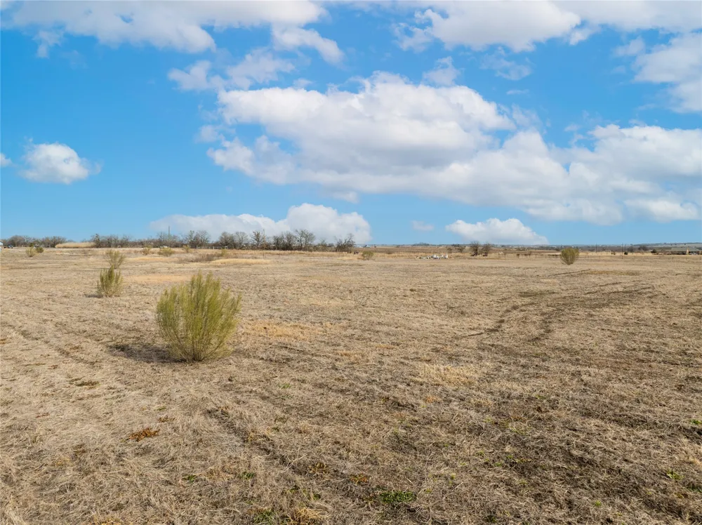 824 County Road 451 Coupland, TX 78615