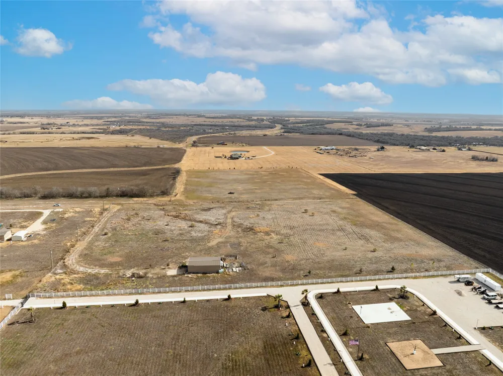 824 County Road 451 Coupland, TX 78615