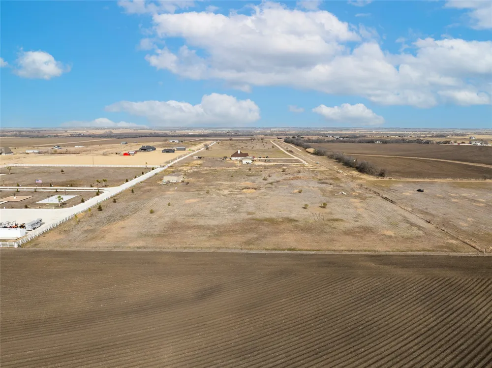 824 County Road 451 Coupland, TX 78615