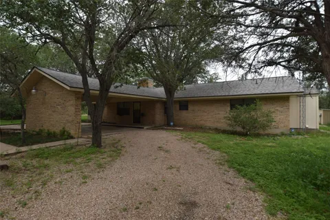 687 Fm 812 Road