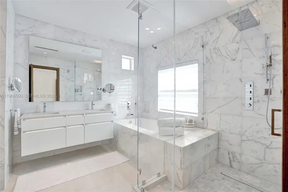 20824 NE 37th Ave #20824 Aventura, FL 33180