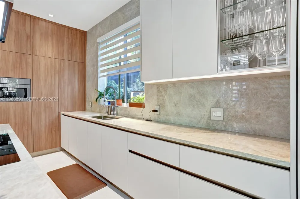 20824 NE 37th Ave #20824 Aventura, FL 33180