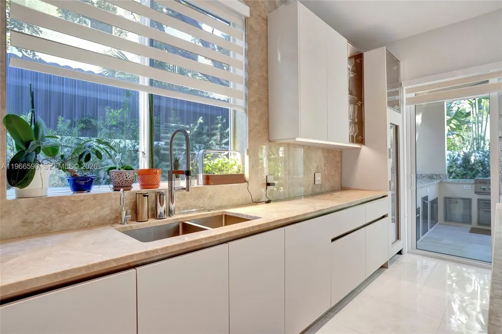 20824 NE 37th Ave #20824 Aventura, FL 33180
