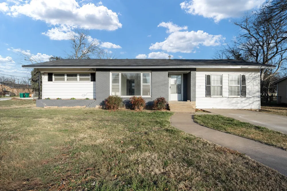 1205 W 10th Street McGregor, TX 76657