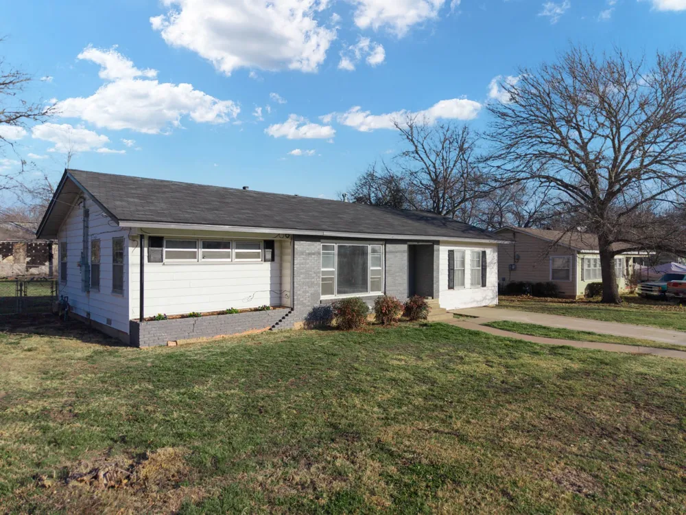 1205 W 10th Street McGregor, TX 76657